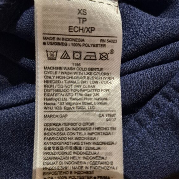 GAP Blouse - Picture 3 of 3